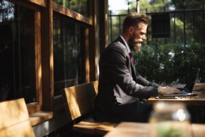 ブラック企業で仕事辞めたいけどお金ない場合の対策は？