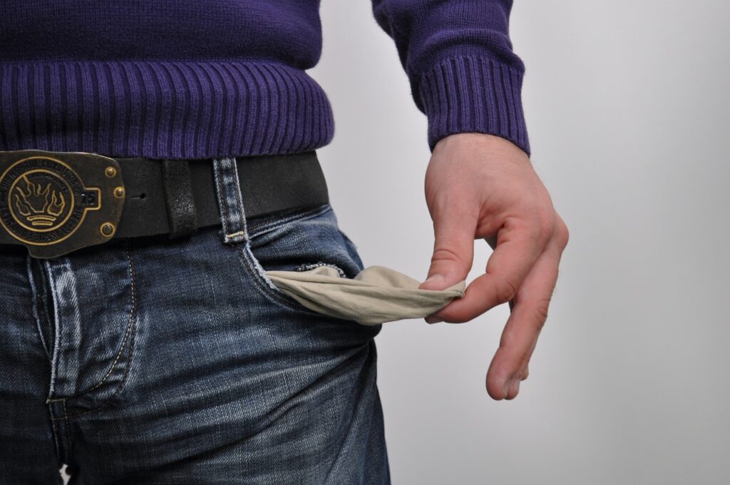 ブラック企業を辞めたいけどお金がない時に考えるべき対策は？
