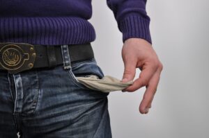 ブラック企業を辞めたいけどお金がない時に考えるべき対策は？