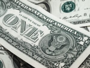 ブラック企業を辞めたいけどお金ない場合の対処法は？