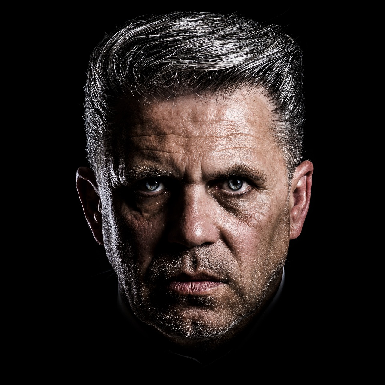 ブラック企業からの脱出に向けた転職弁護士への相談方法は？